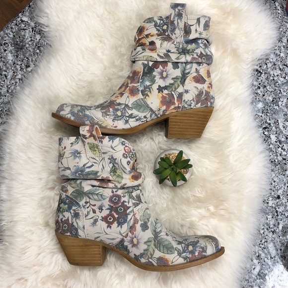 DINGO Leather Floral Jackpot DI 132 BOOTIE  2” Block Heels EUC - Picture 4 of 9